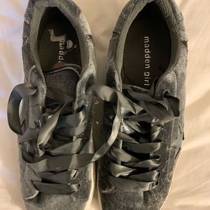 Steve Madden velvet Women’s sneakers worn once